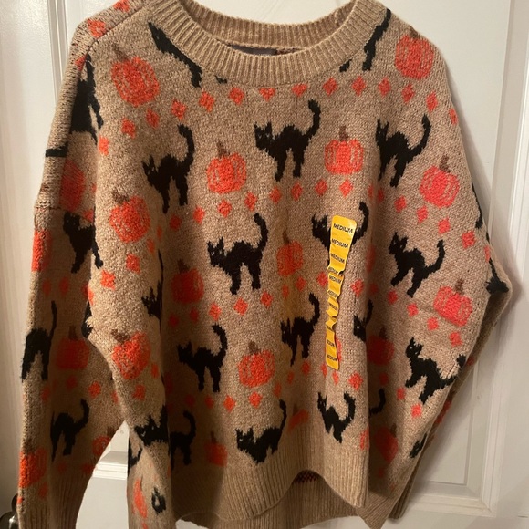 Vince Camuto Tan Sweater with Black Cats and Orange Pumpkins - Picture 1 of 3